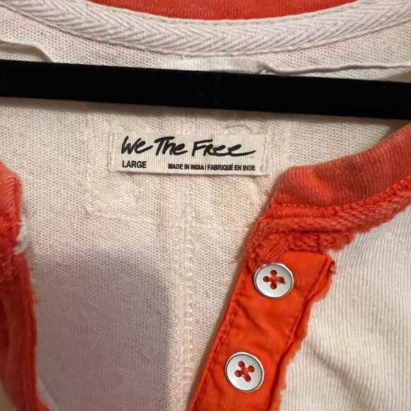 #1002 Free People We The Free Eyes Closed Henley size Large - Picture 5 of 5